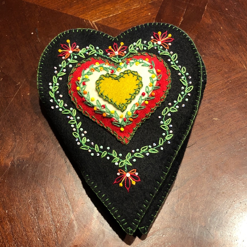 Embroidered Heart-Shaped Wool Felt Needle Book Folk Art Rare Beautiful